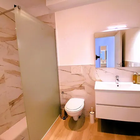 Virgy White Gæstehus 4*