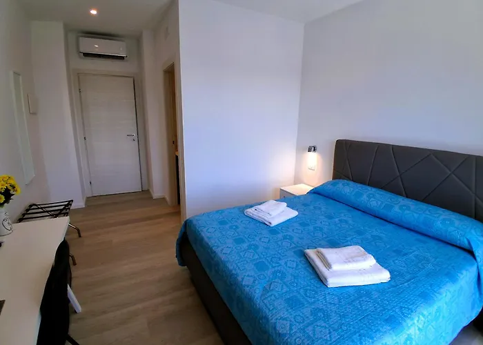 Virgy White 4* 巴里