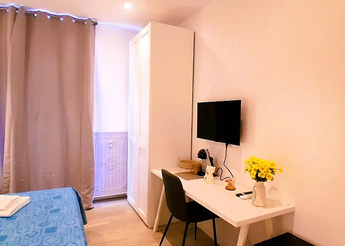 Virgy White 招待所