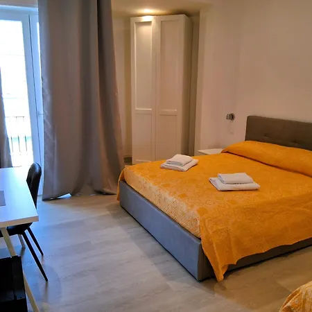 Virgy White Affittacamere 4*