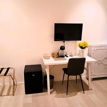 Virgy White باري