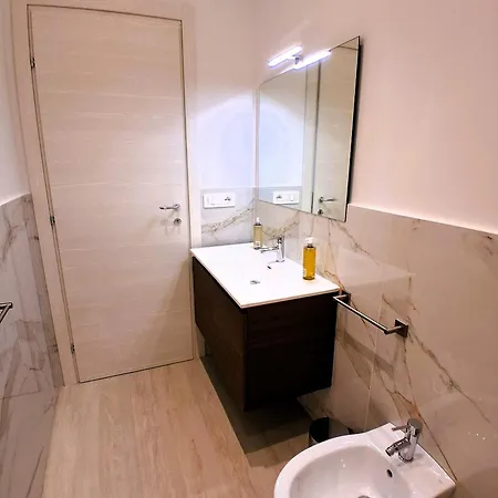 Virgy White Affittacamere 4*