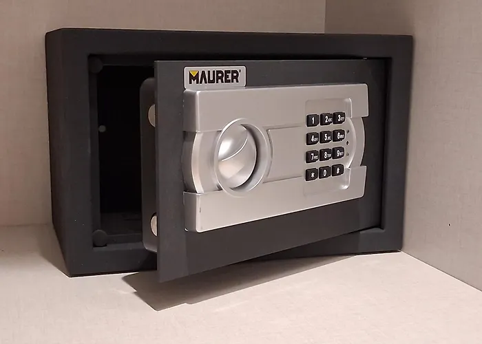 Virgy White باري